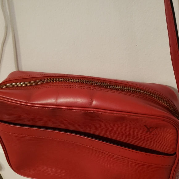 Louis Vuitton Red Epi Trocadero Crossbody - Picture 10 of 16
